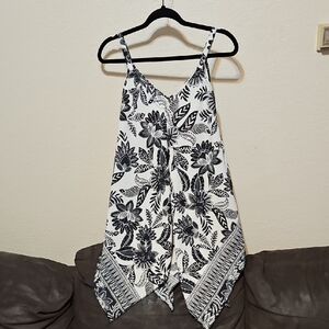 Chic Black and White Floral Hankerchief Hem Camisole